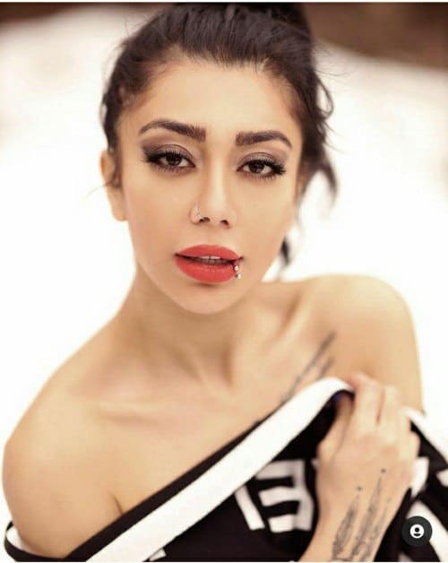 لایو الناز قاسمی در مورد چه چیزی بود؟