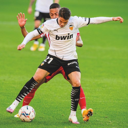 مربی والنسیا چه کسی است؟