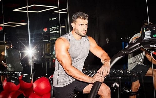 سام اصغری بدنساز است؟