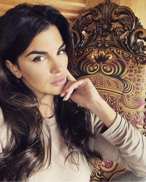 پیج اینستاگرام آیلار دیانتی چیست؟