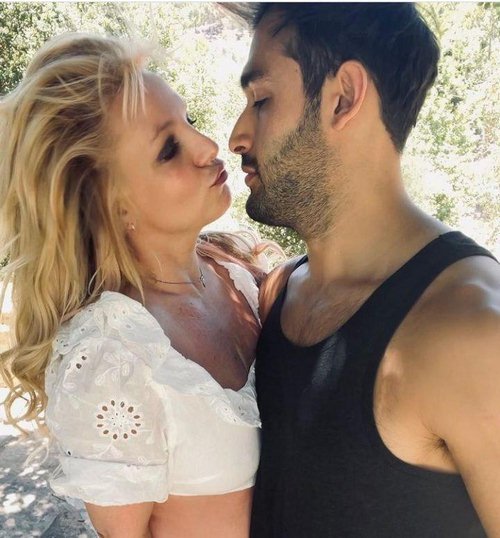 حاشیه های بریتنی اسپیرز درباره چه موضوعاتی است؟