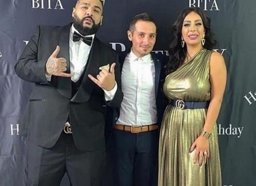 شغل این فرد چیست؟