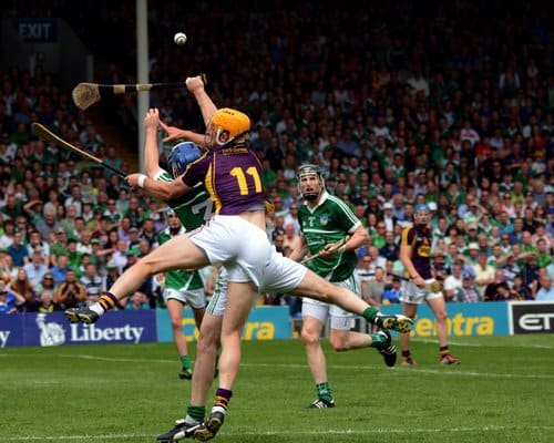 ورزش هورلینگ چه قوانینی دارد؟